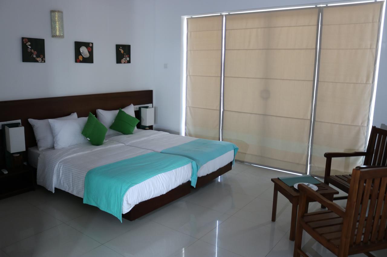 Saprin Beach Resort อุสเวตาเกอิยาวา ภายนอก รูปภาพ